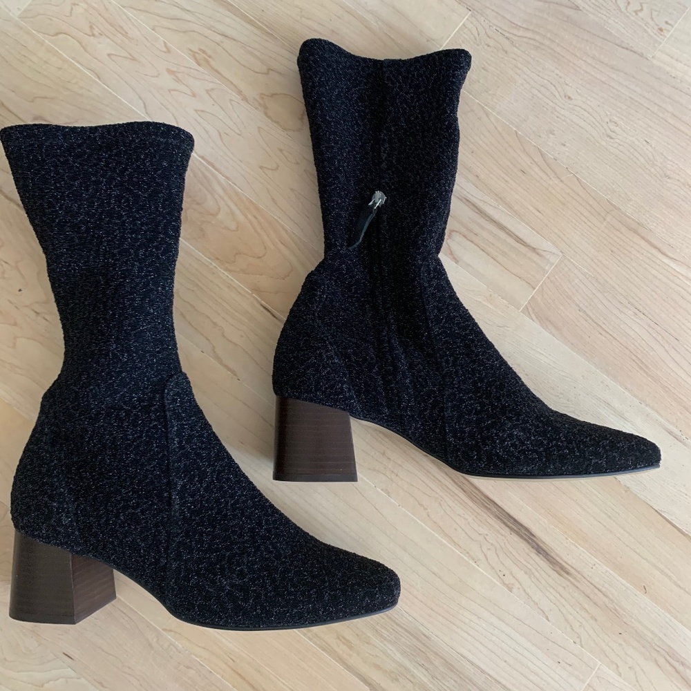 New Nib Andre Assous Venus sock boot in metallic stretch textile